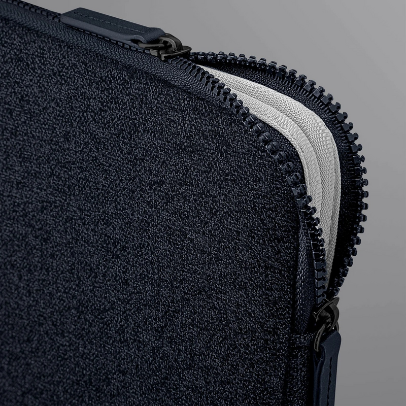 LAUT INFLIGHT SLEEVE for MacBook